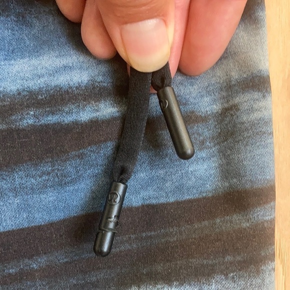 LULULEMON T.H.E. Short 9" Linerless - Picture 4 of 6